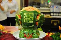 选择一家专业的蔬菜配送公司，以便做好大餐